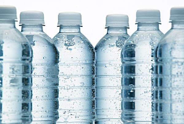 The derivative SPME-GCMS was used to detect acetaldehyde in bottled water